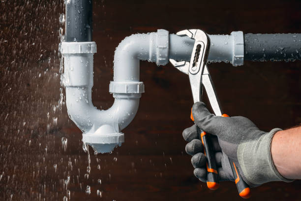 Professional Leak Detection technician working in Silver Lake, OH
